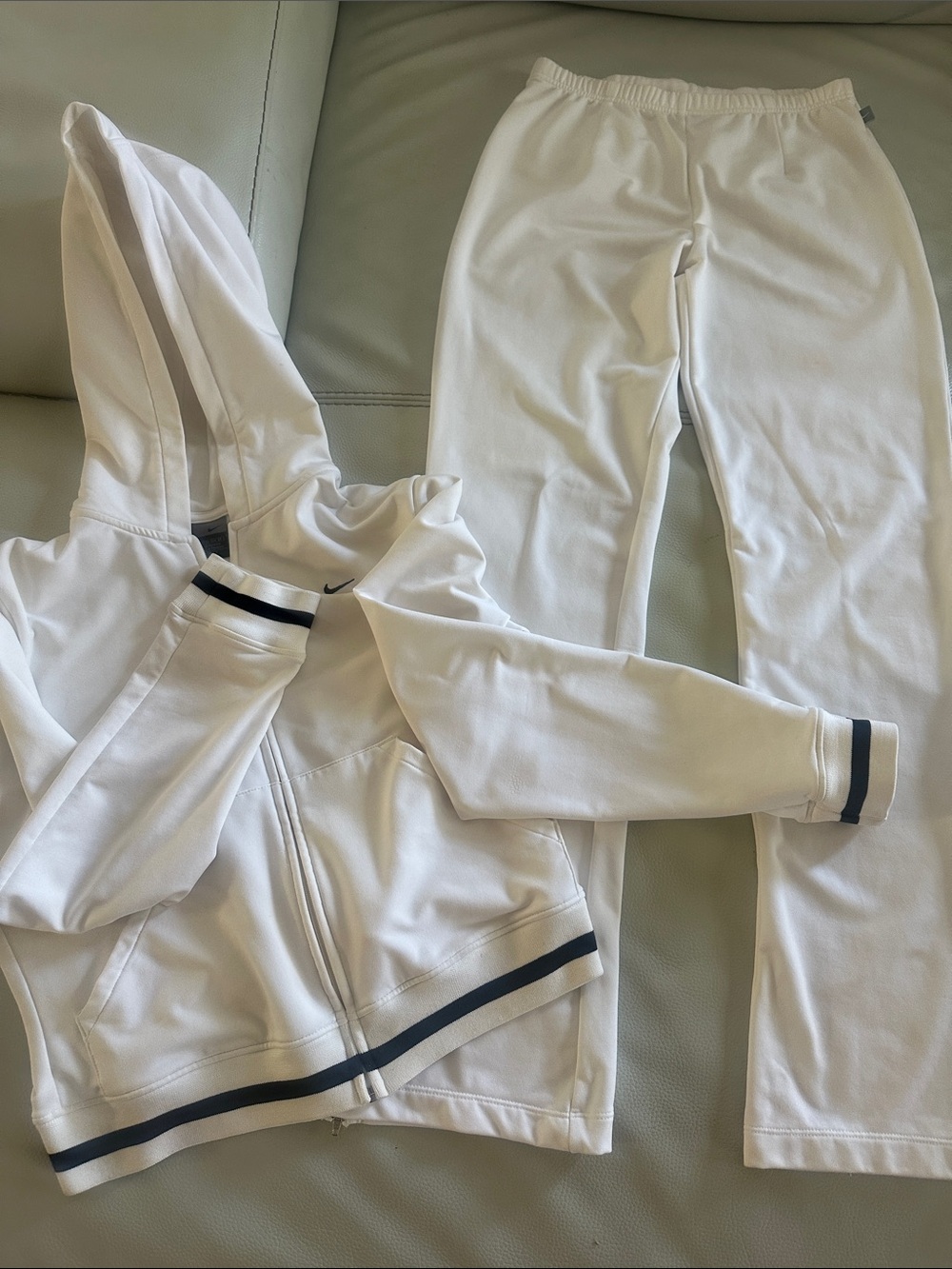 White Nike Women's Track Suit xs